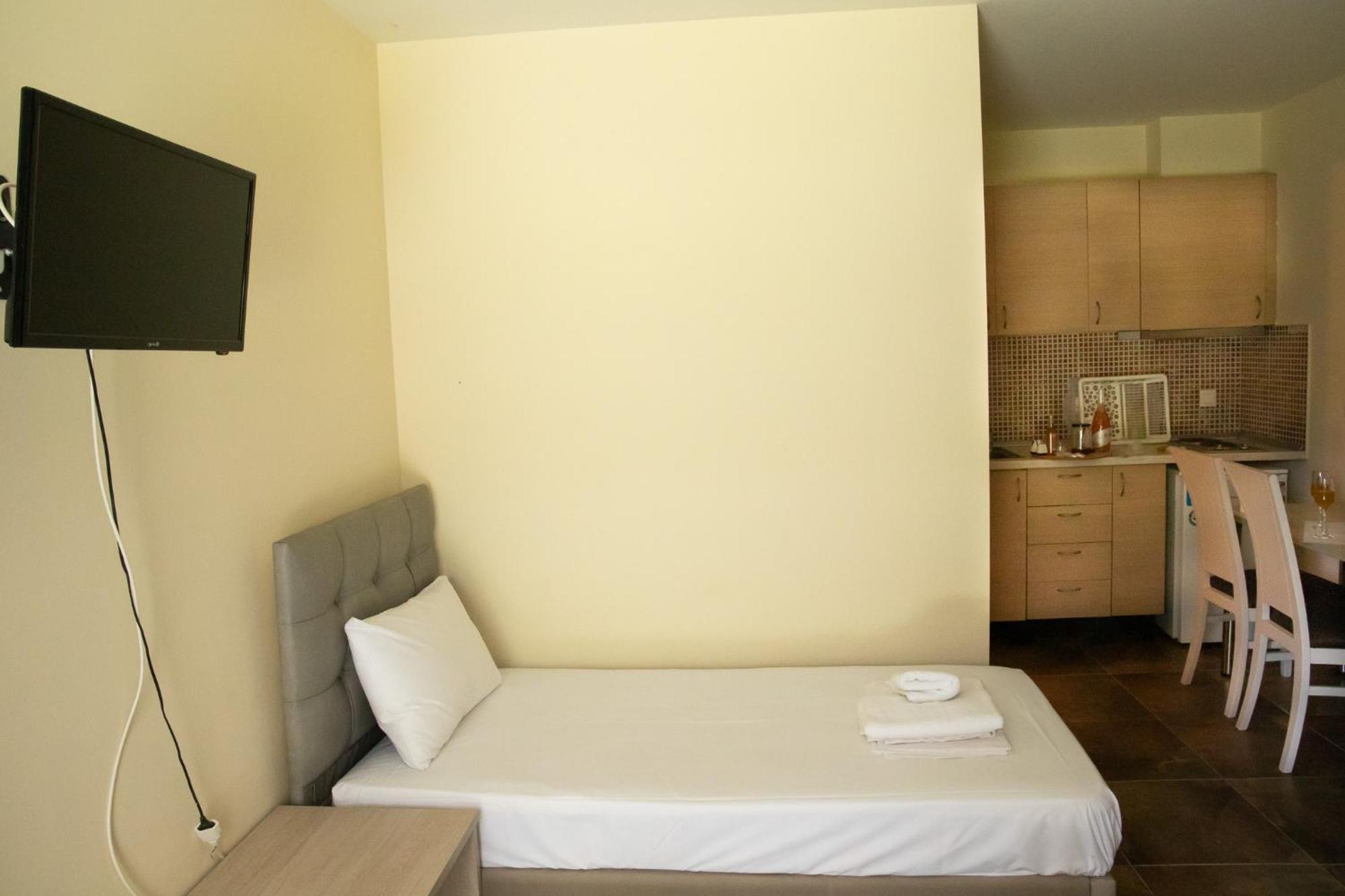Sunset Inn Kriopigi Room photo